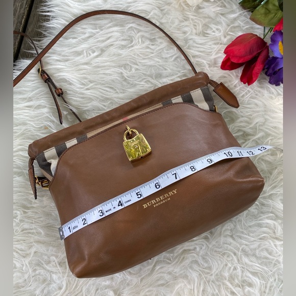 🌺 HP🌺💯 authentic Burberry bag🌺 - Picture 3 of 16